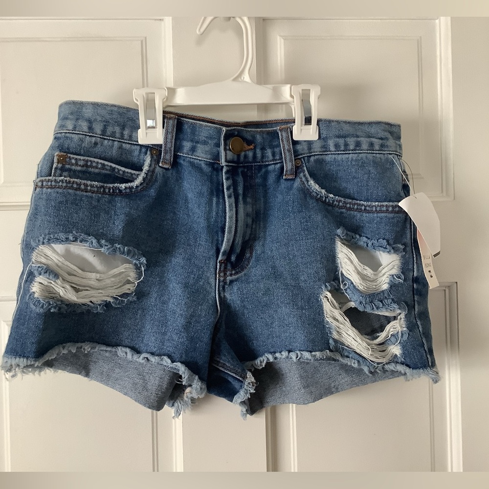 BNWT Billabong denim shorts size 26